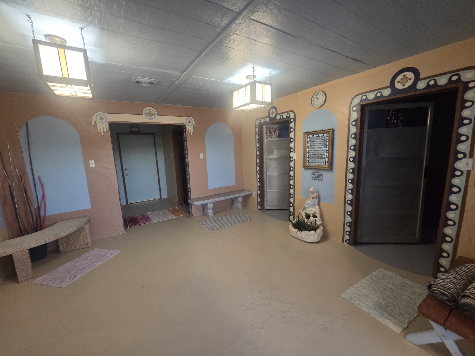 Bathhouse soaking area